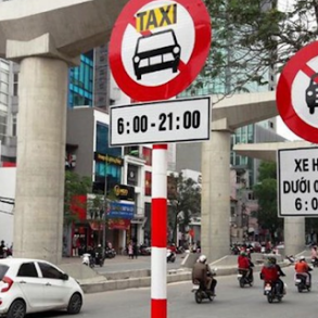 Hà Nội đề xuất dỡ bỏ biển cấm taxi, xe hợp đồng tại nhiều tuyến phố